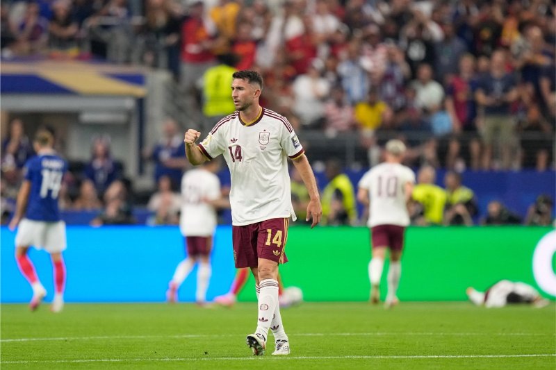 Laporte tố trọng tài thiên vị Argentina